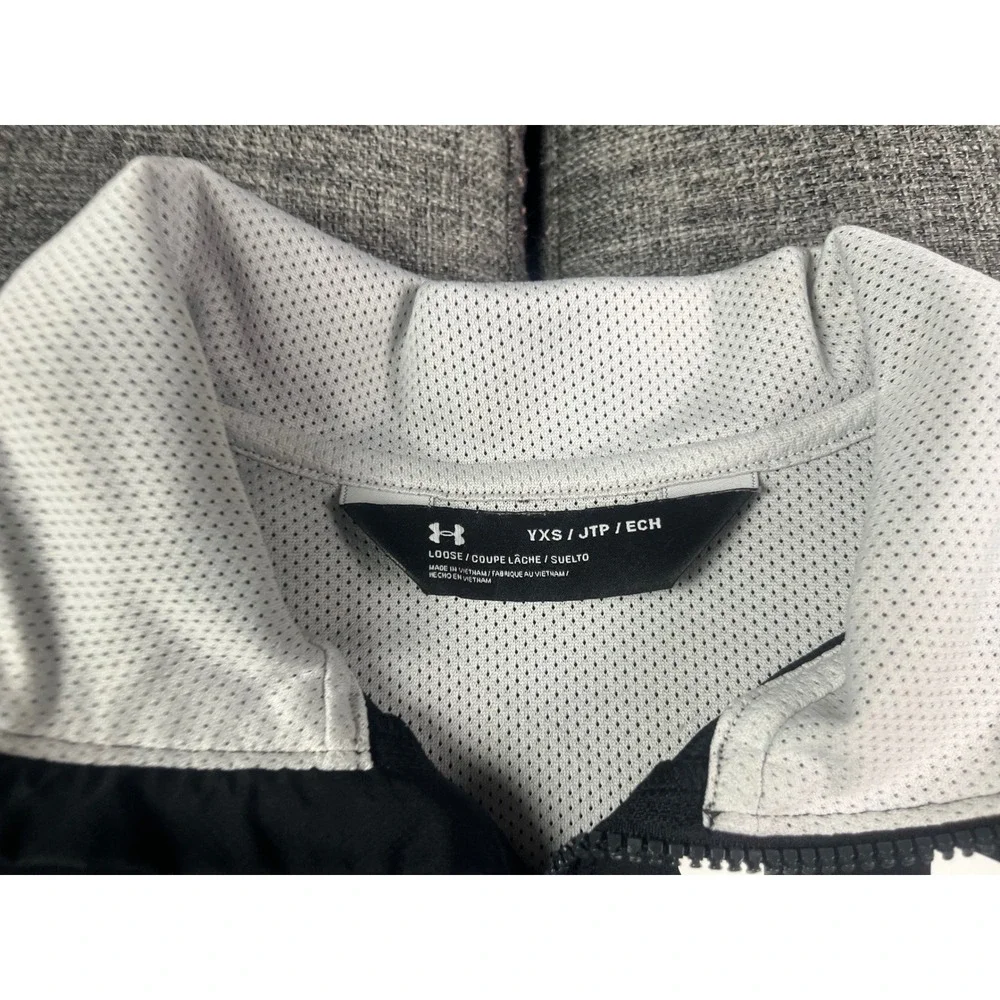 Under Armour Boys Black White Quarter Zip Windbreaker Jacket YXS 1300099-002
